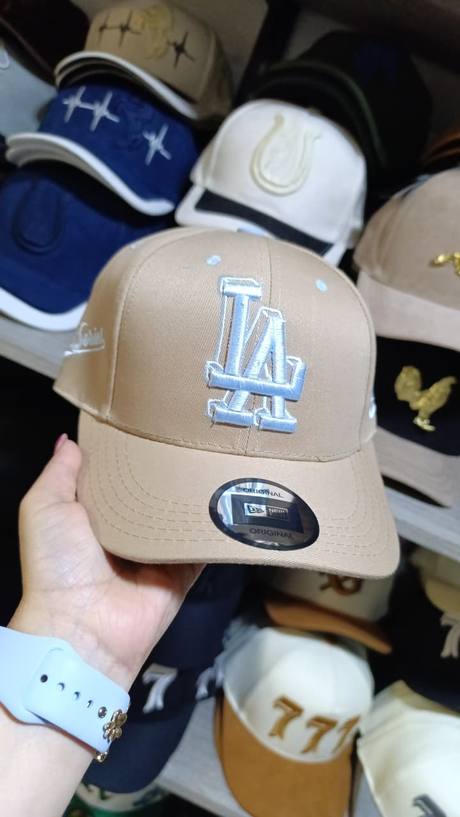 Gorra beige bordado LA Los Angeles