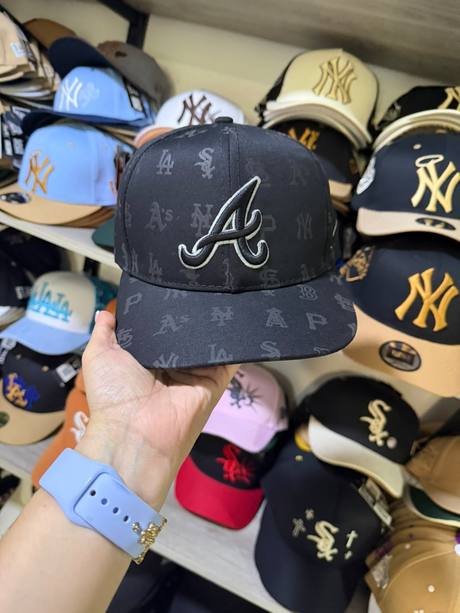 Gorra negra estampada A Atlanta Braves