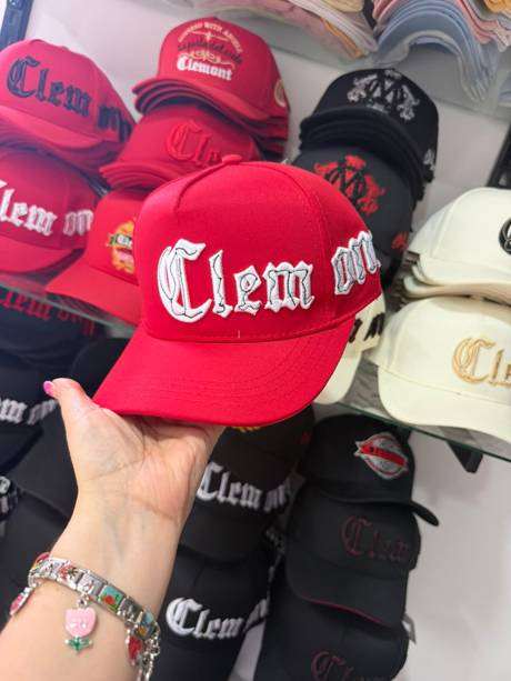Gorra roja bordado Clem on Clemont