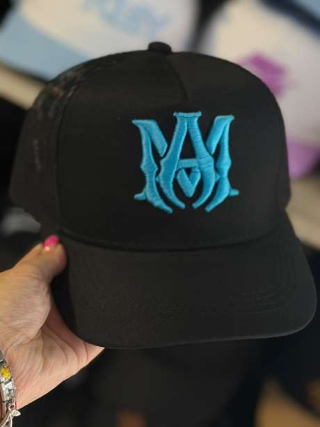 Gorra negra estampado cuadrícula blanca BOSS