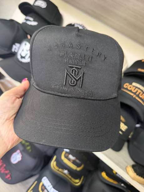 Gorra negra bordado Monastery We Make It Happen MSM