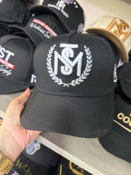 Gorra negra bordado MSM hojas de laurel blanco