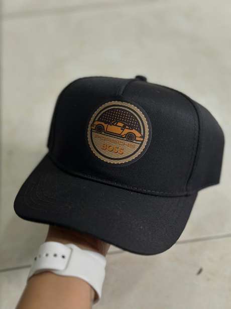 Gorra negra parche Porsche BOSS