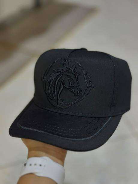 Gorra verde militar bordado caballo azul rey